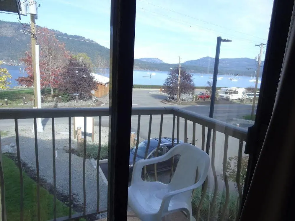 Wessex Inn By The Sea Cowichan Bay Canada